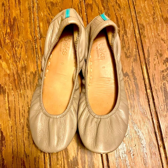 Taupe tieks size 8 (no longer available) - Picture 1 of 3